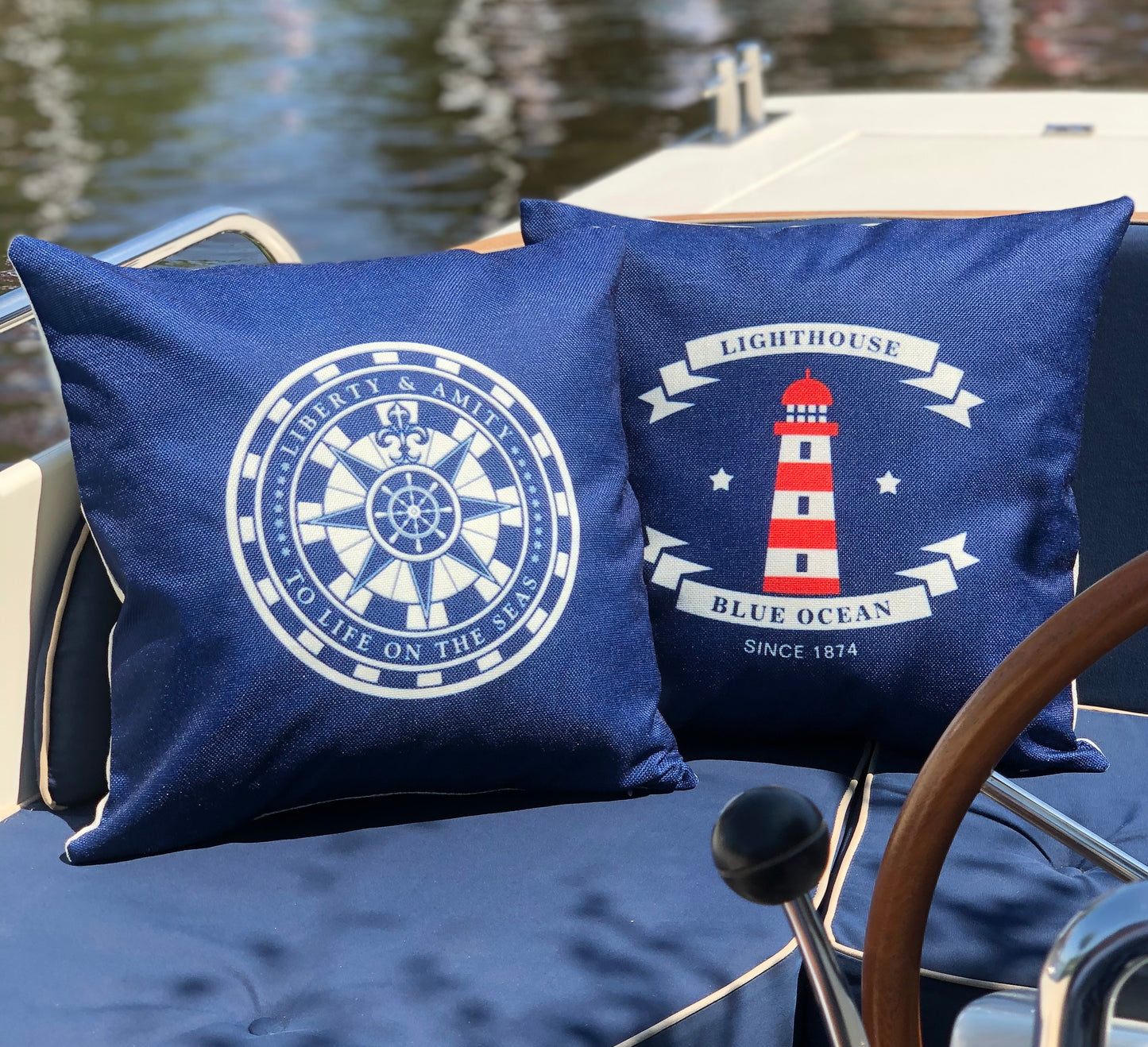 Bootkussen - Rode vuurtoren - 45x45 - royal blauw